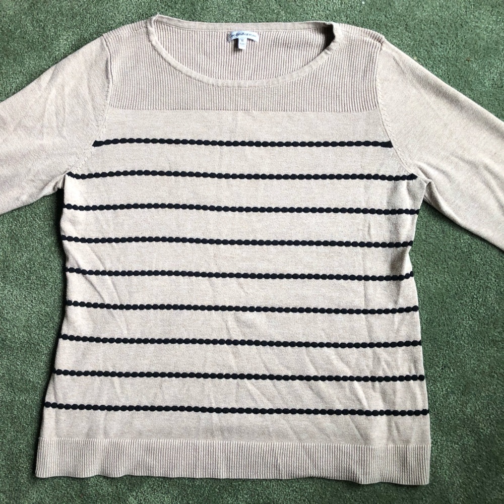 Sweater for grabs